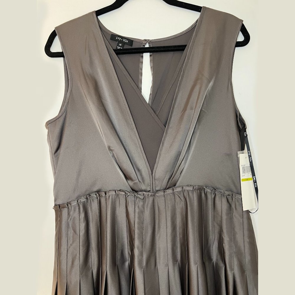 Ivy + Blue Grey V-Neck Silk Midi Dress - Picture 4 of 6